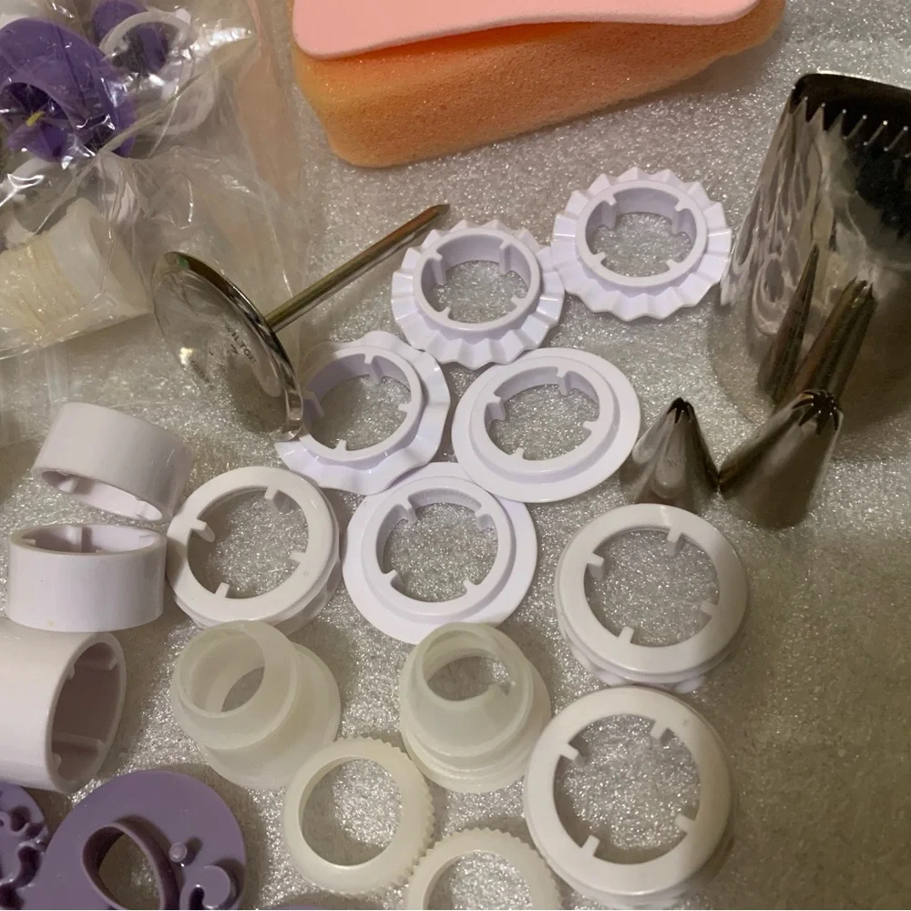 Cake decorating supplies